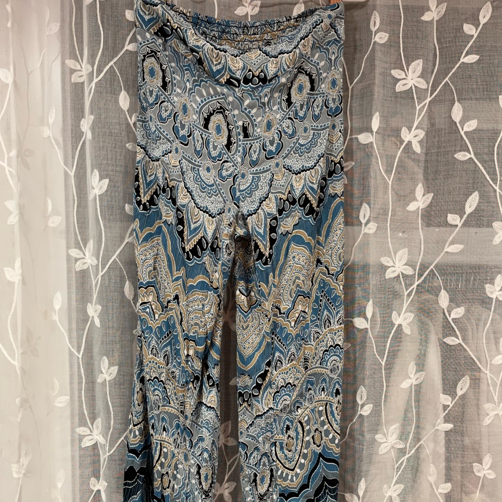Bell bottom pattern pants, with elastic waist band
